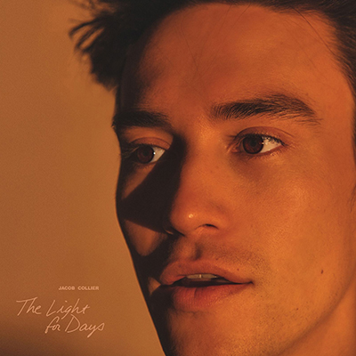 CD Tipp des Monats: Jacob Collier - The light for days (Nur zur akustischen Gitarre hat der britische S�nger ein intimes, emotionales Album mit eigenen Songs wie auch erlesenen Coverversionen von James Taylor, John Martyn oder den Beatles aufgenommen. )